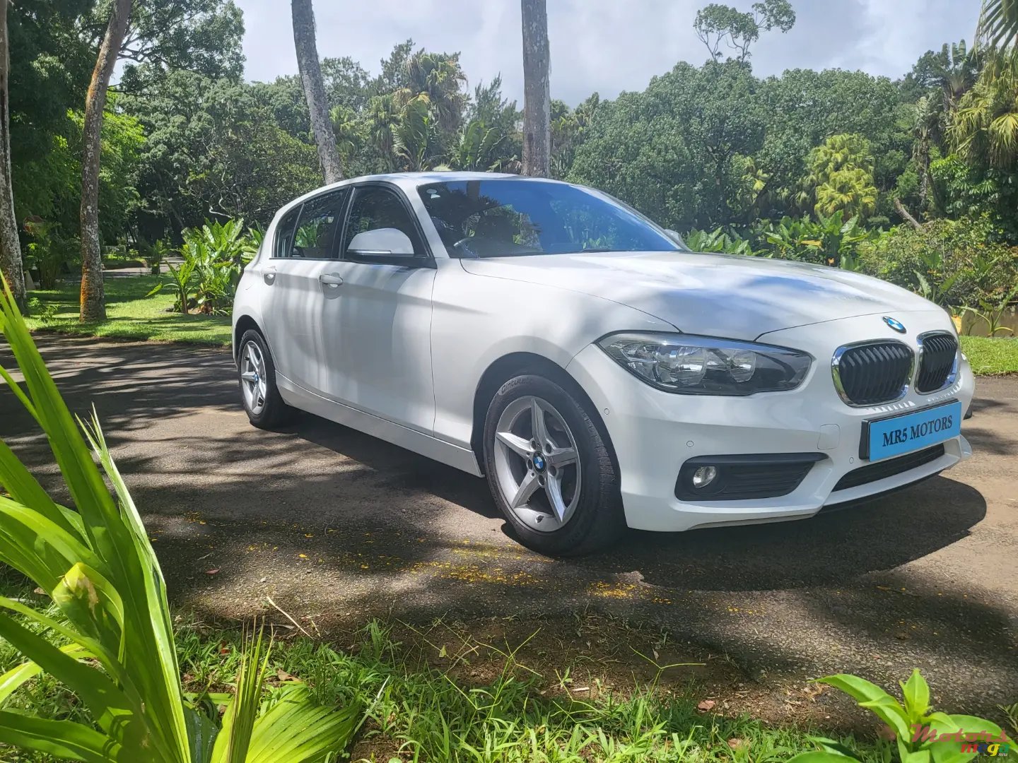 2015' BMW 118 photo #1