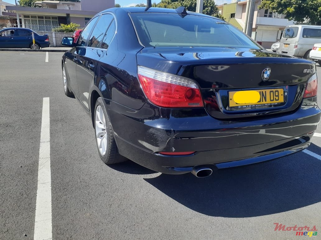 2009' BMW 520 photo #3