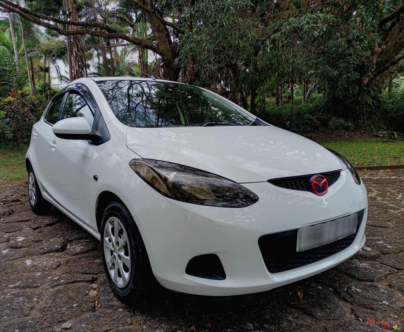 2009' Mazda Demio photo #2