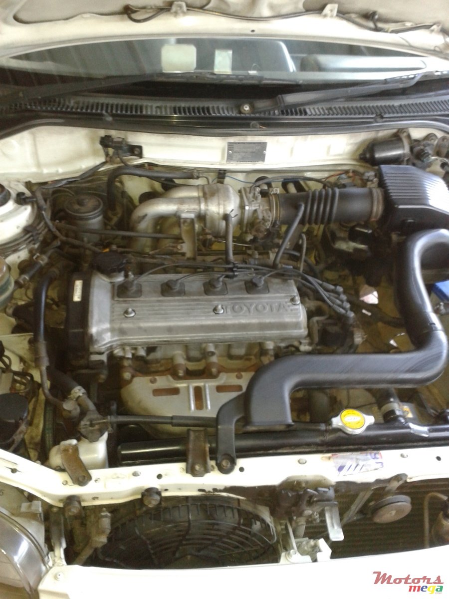 1998' Toyota Starlet photo #3