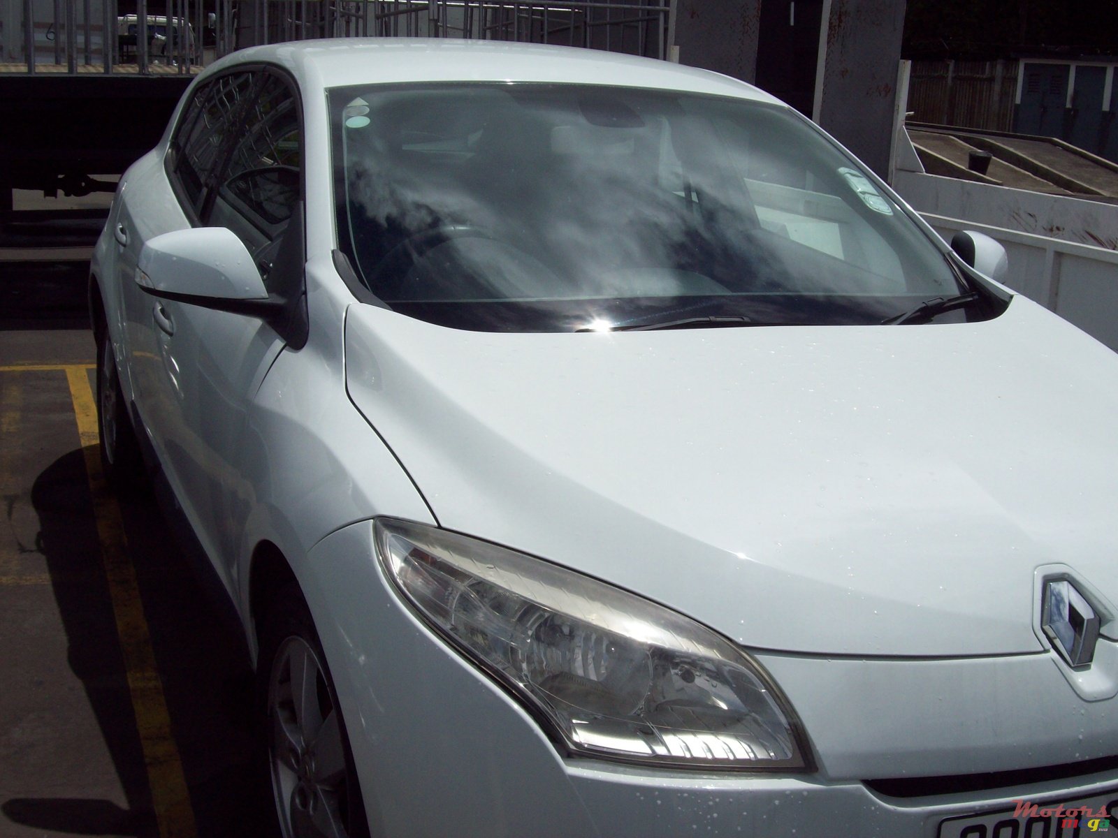 2009' Renault Megane photo #3