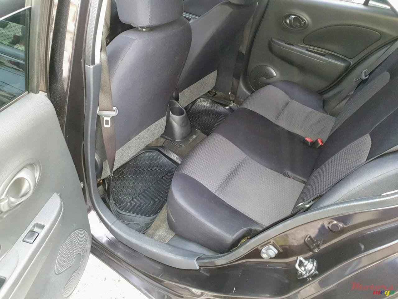 2012' Nissan March photo #6