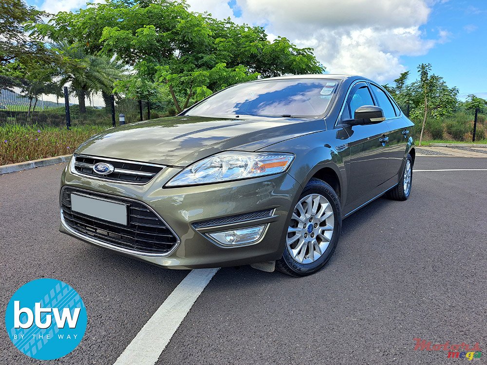 2014' Ford Mondeo photo #2