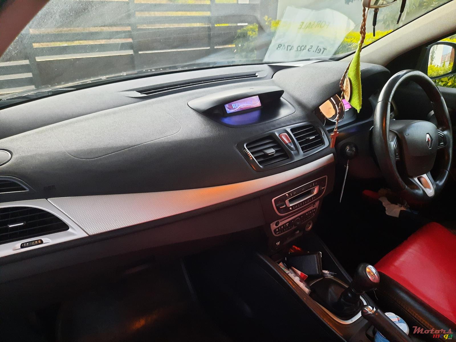 2009' Renault Megane photo #3