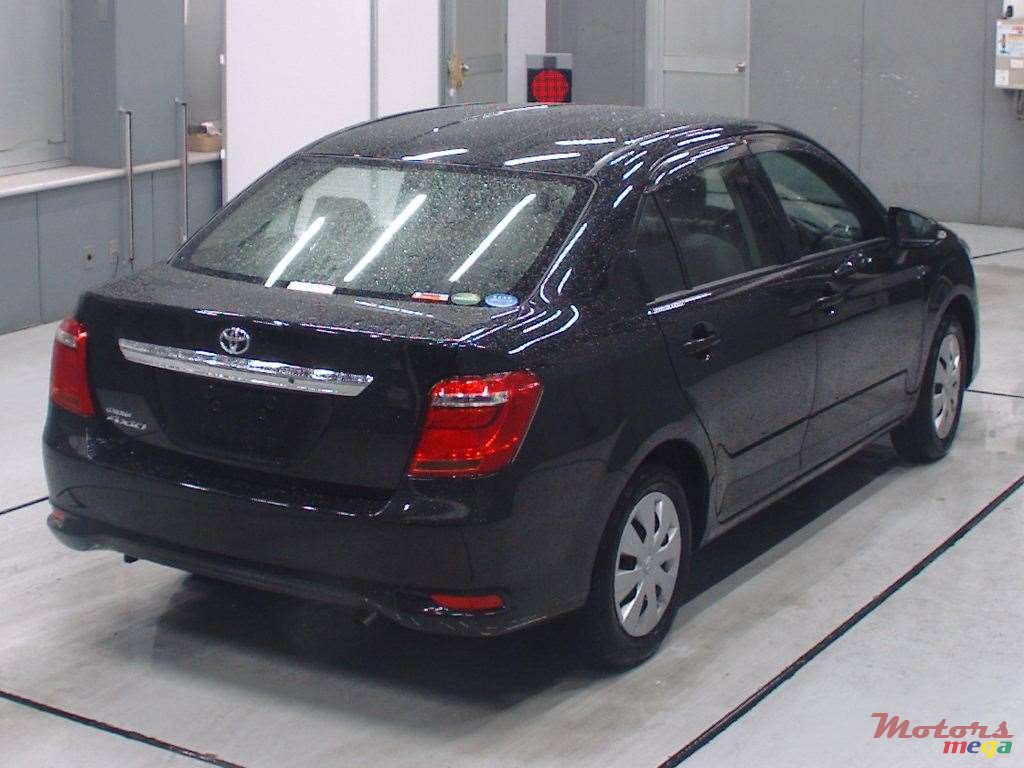 2015' Toyota Axio photo #2