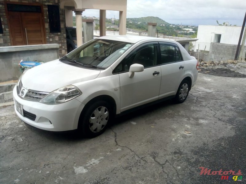 2010' Nissan Tiida None photo #1