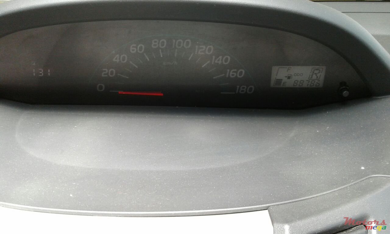 2007' Toyota Vitz no photo #3