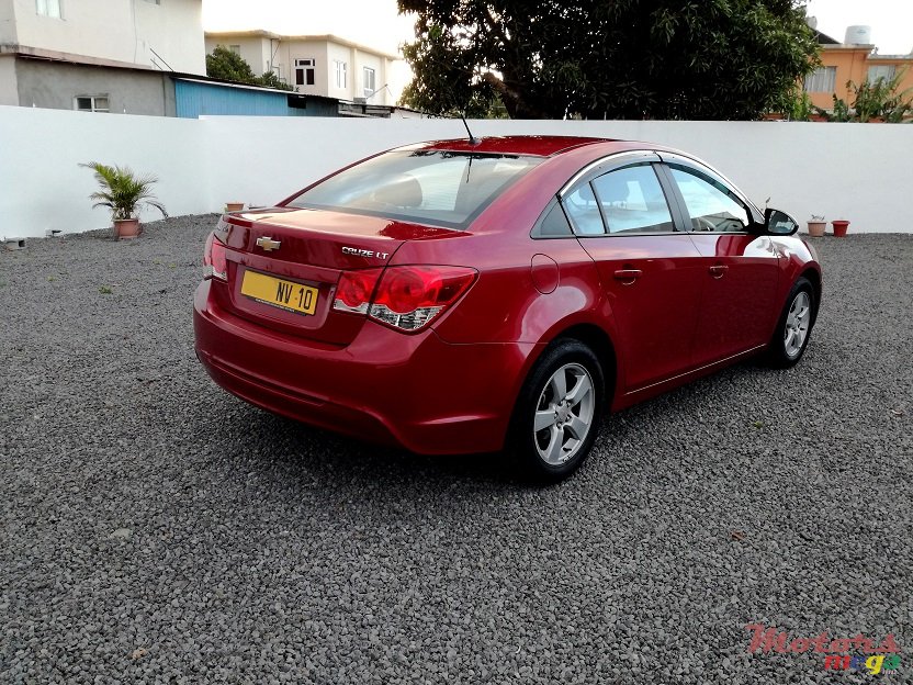 2010' Chevrolet Cruze LT Manual 1.6L photo #2