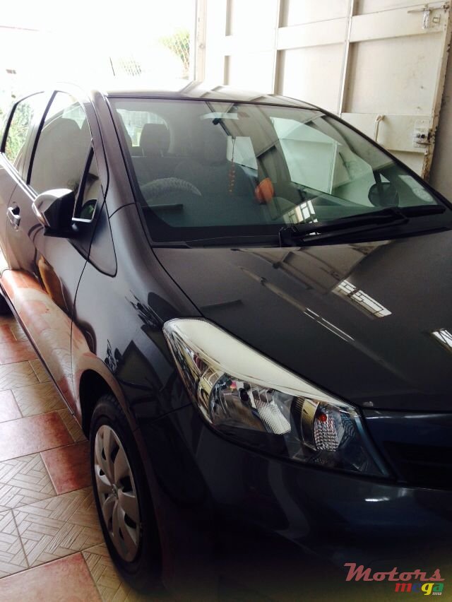 2011' Toyota Vitz photo #1