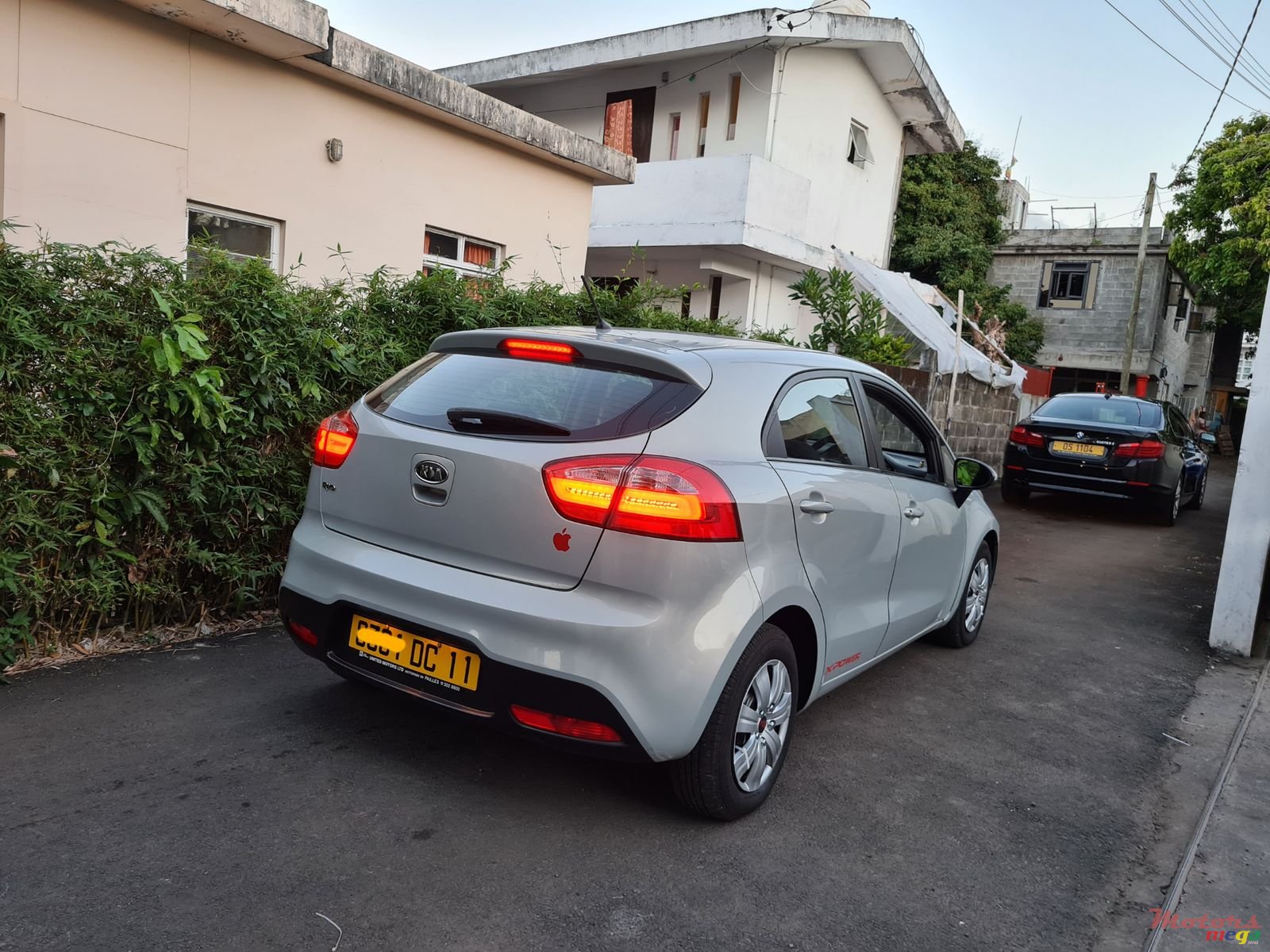 2011' Kia Rio Hatchback photo #3