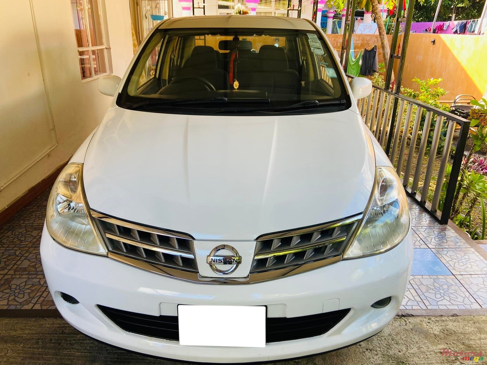 2008' Nissan Tiida photo #1