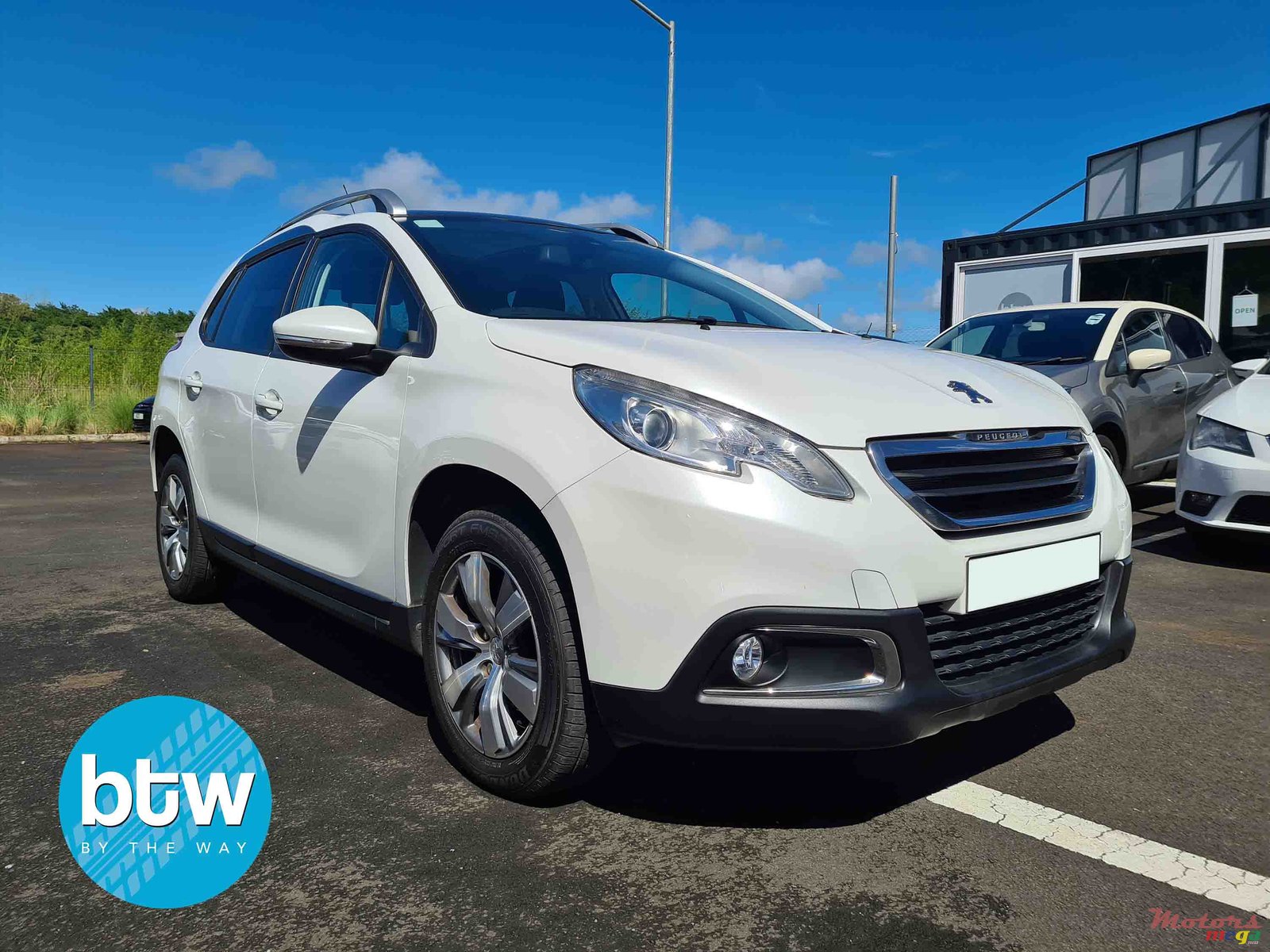 2014' Peugeot 2008 photo #1