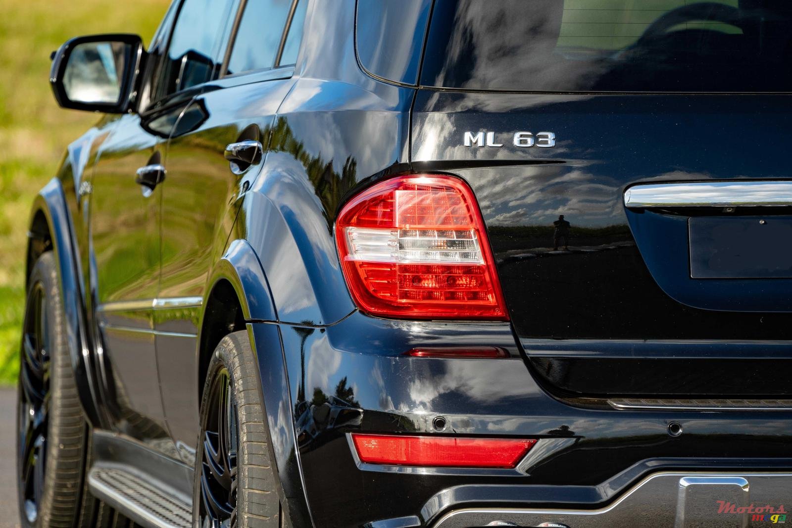 2009' Mercedes-Benz ML 63 AMG photo #3