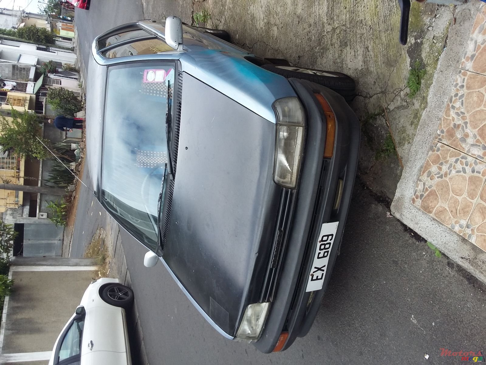 1991' Daihatsu Charade photo #1