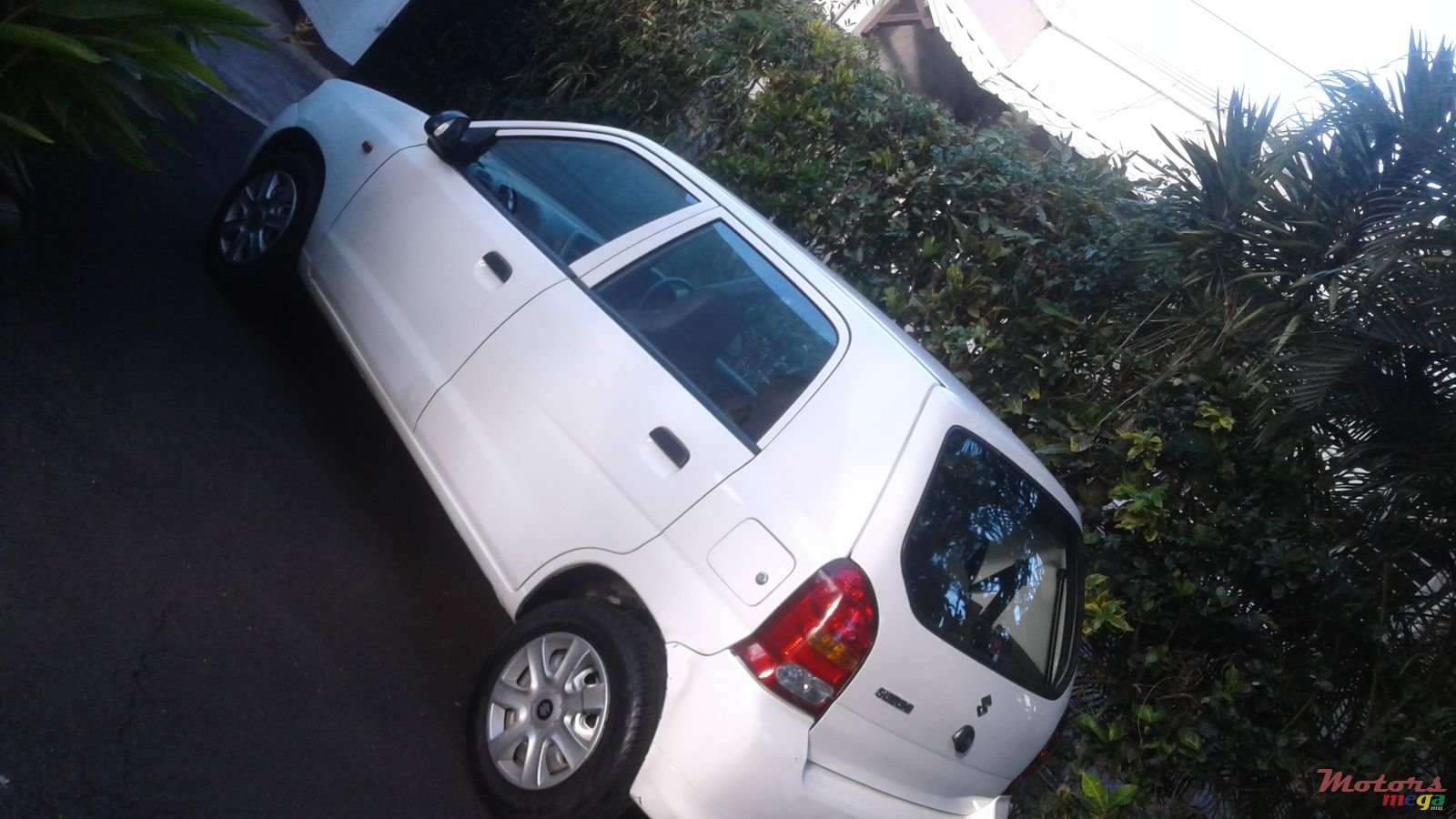 2011' Suzuki Alto photo #5