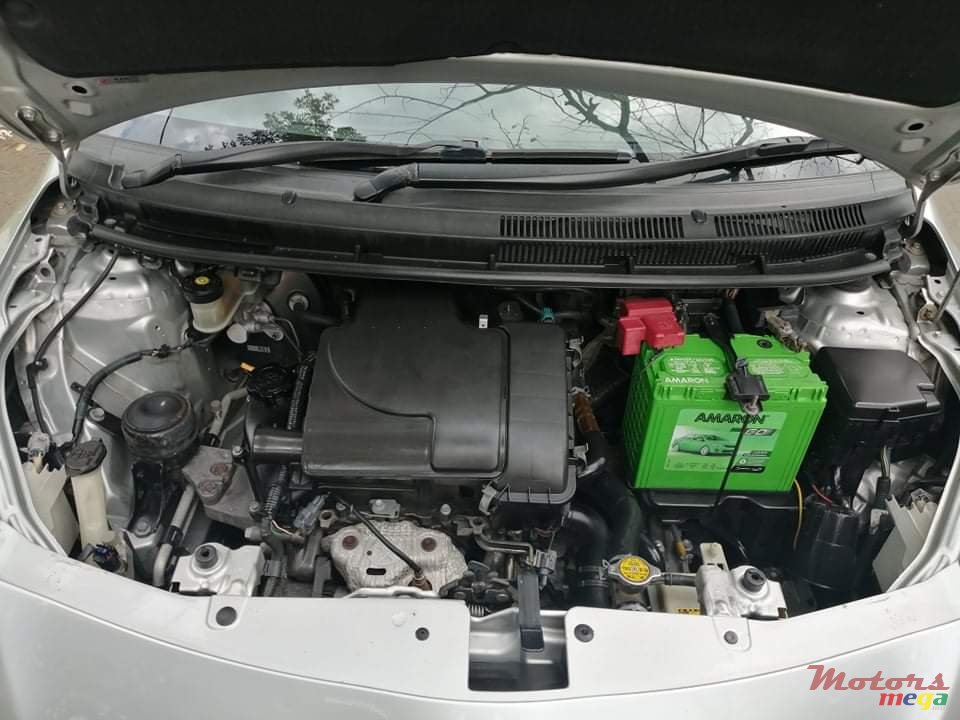 2005' Toyota photo #5