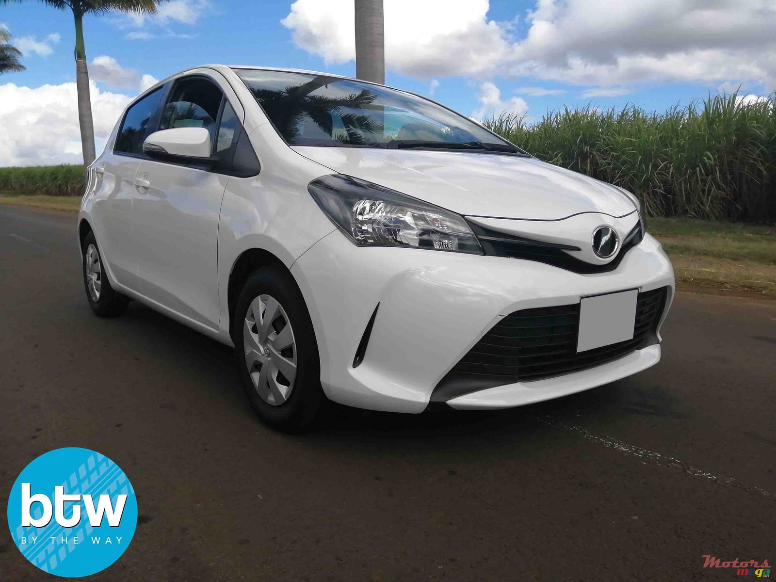 2015' Toyota Vitz photo #1