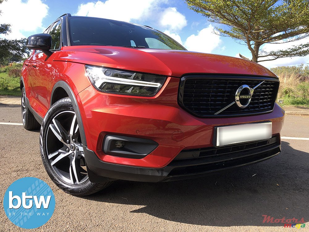 2021' Volvo XC40 R Design photo #1