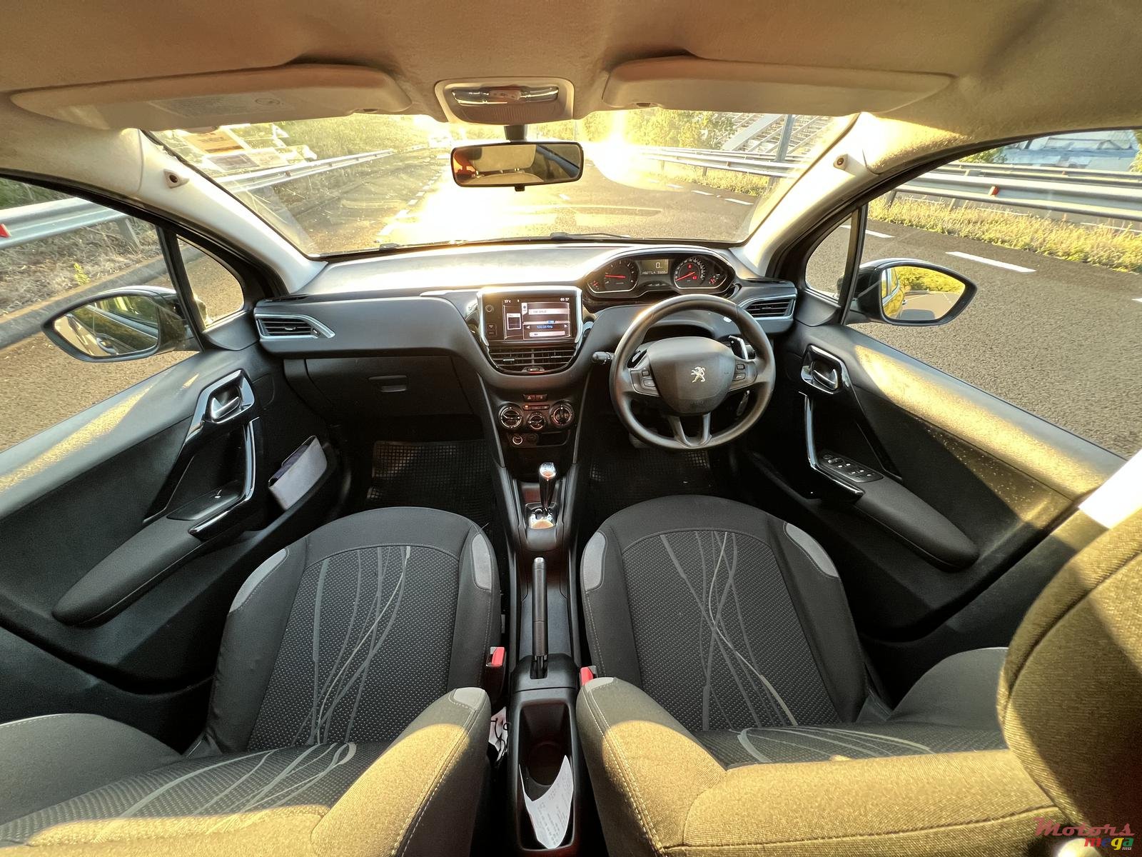 2013' Peugeot photo #4