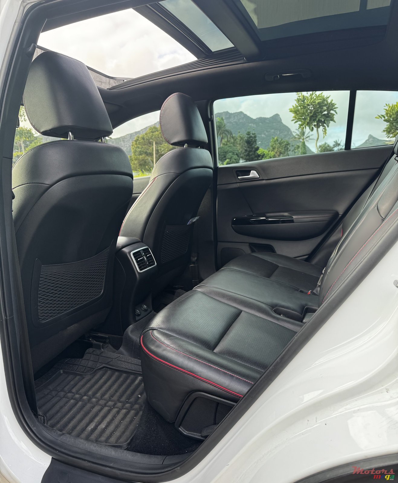 2021' Kia Sportage photo #5
