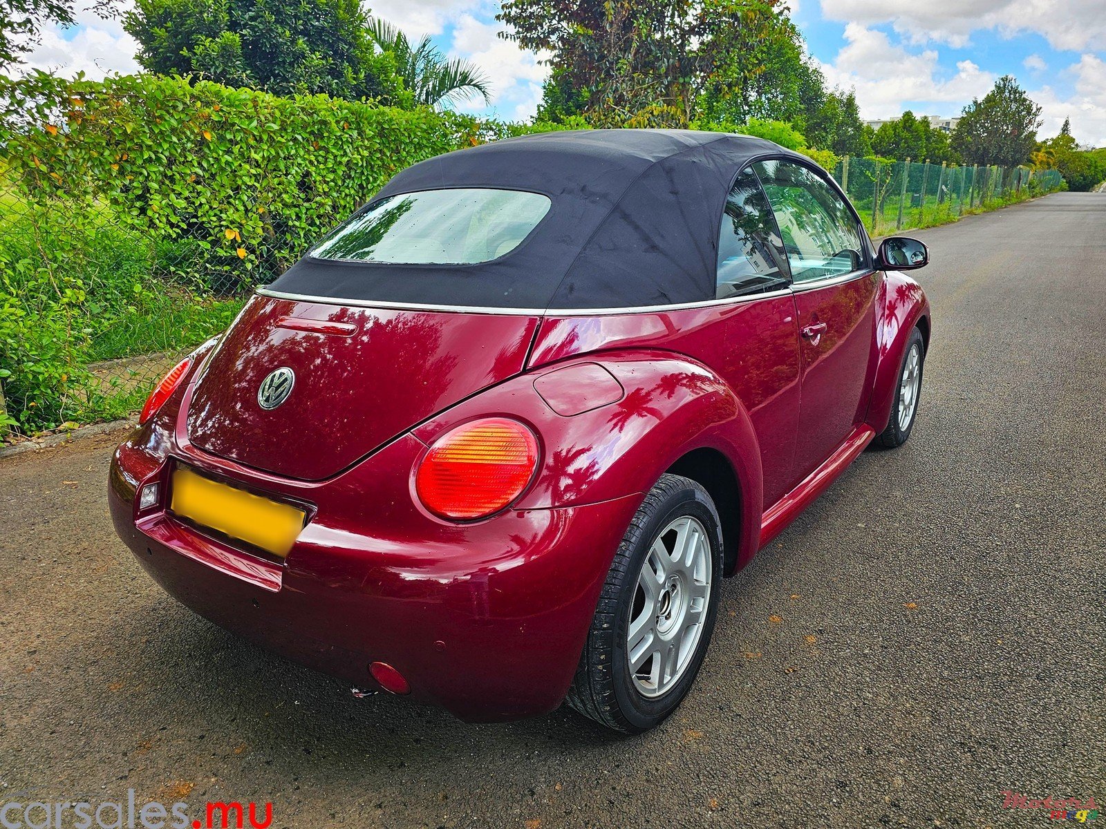 2006' Volkswagen Beetle 1.4 Cabriolet photo #3