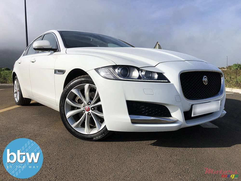 2019' Jaguar XF photo #1