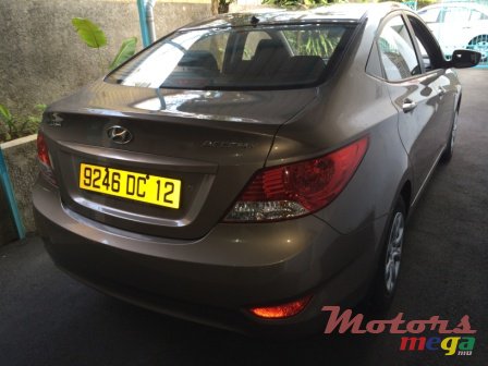 2012' Hyundai Accent photo #2