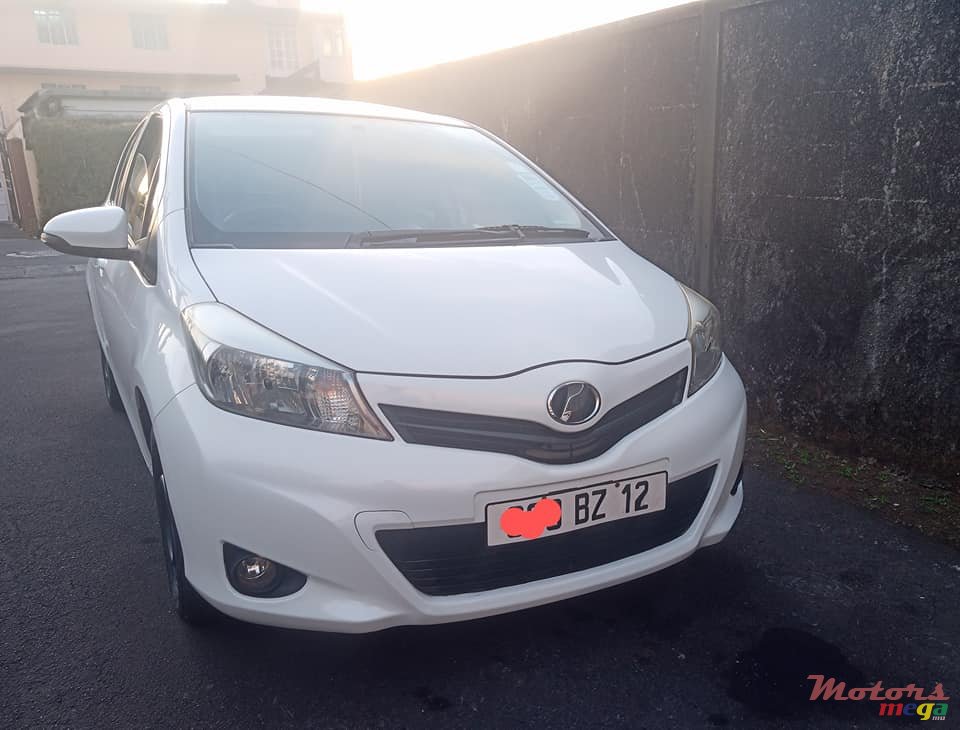 2012' Toyota Vitz 1300cc photo #2