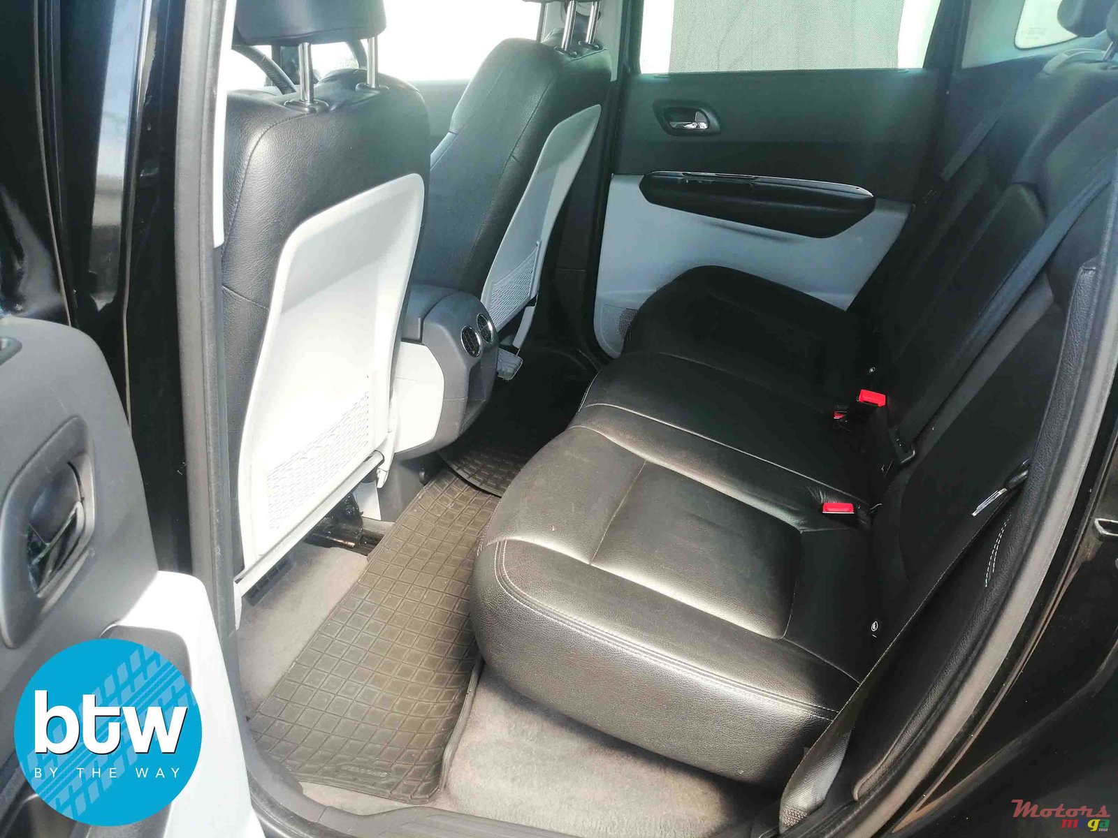 2012' Peugeot 3008 photo #3