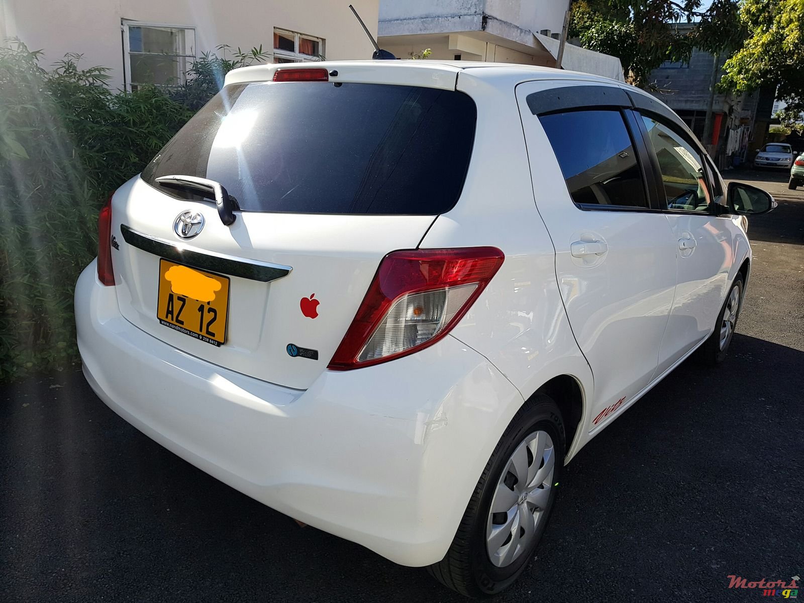 2012' Toyota Vitz 1320 cc automatic photo #3