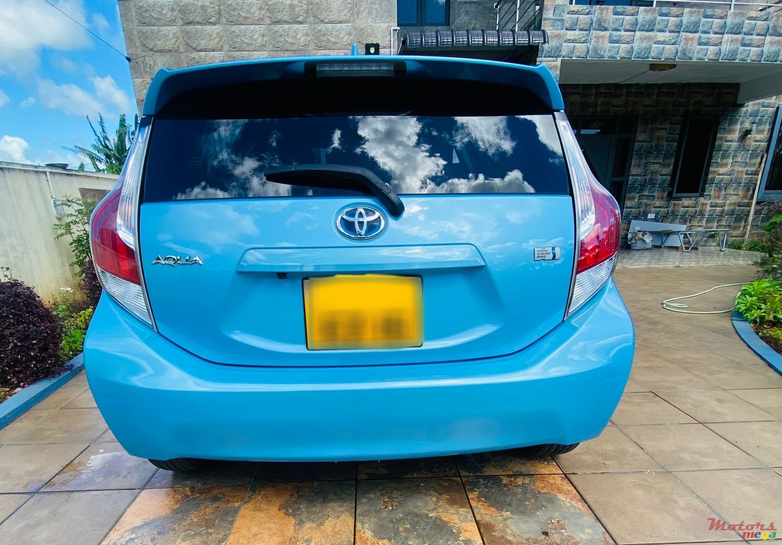 2015' Toyota Aqua photo #3