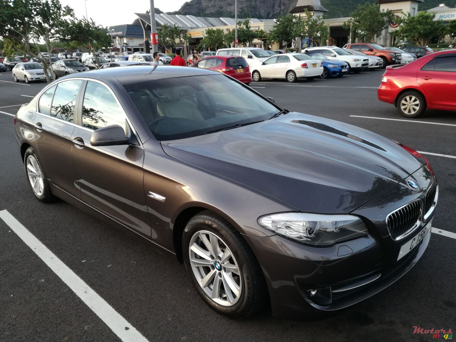 2011' BMW 523 photo #3