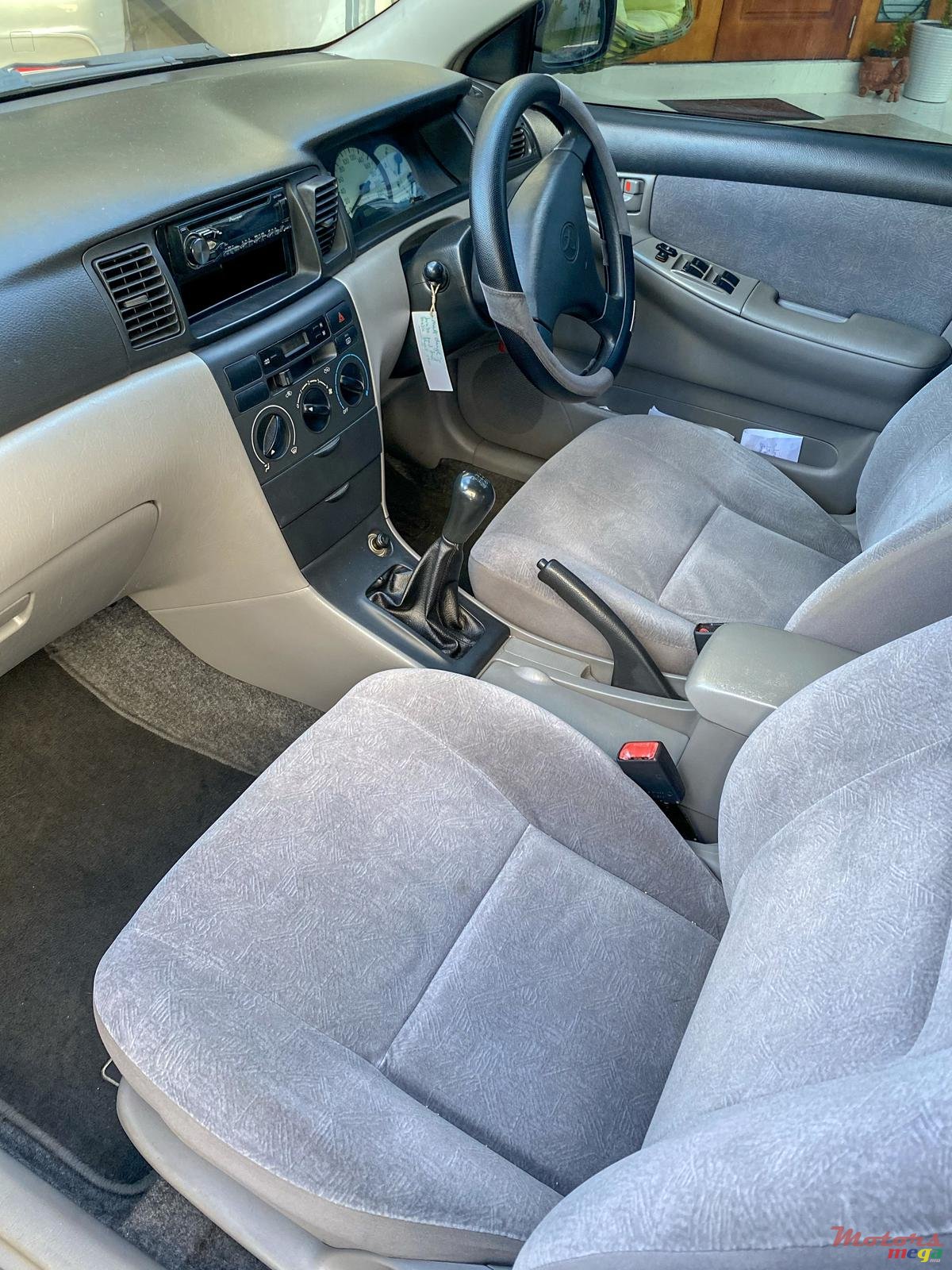 2002' Toyota Corolla Nze photo #3