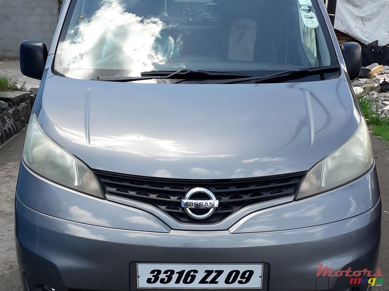 2009' Nissan NV200 Full Option photo #1