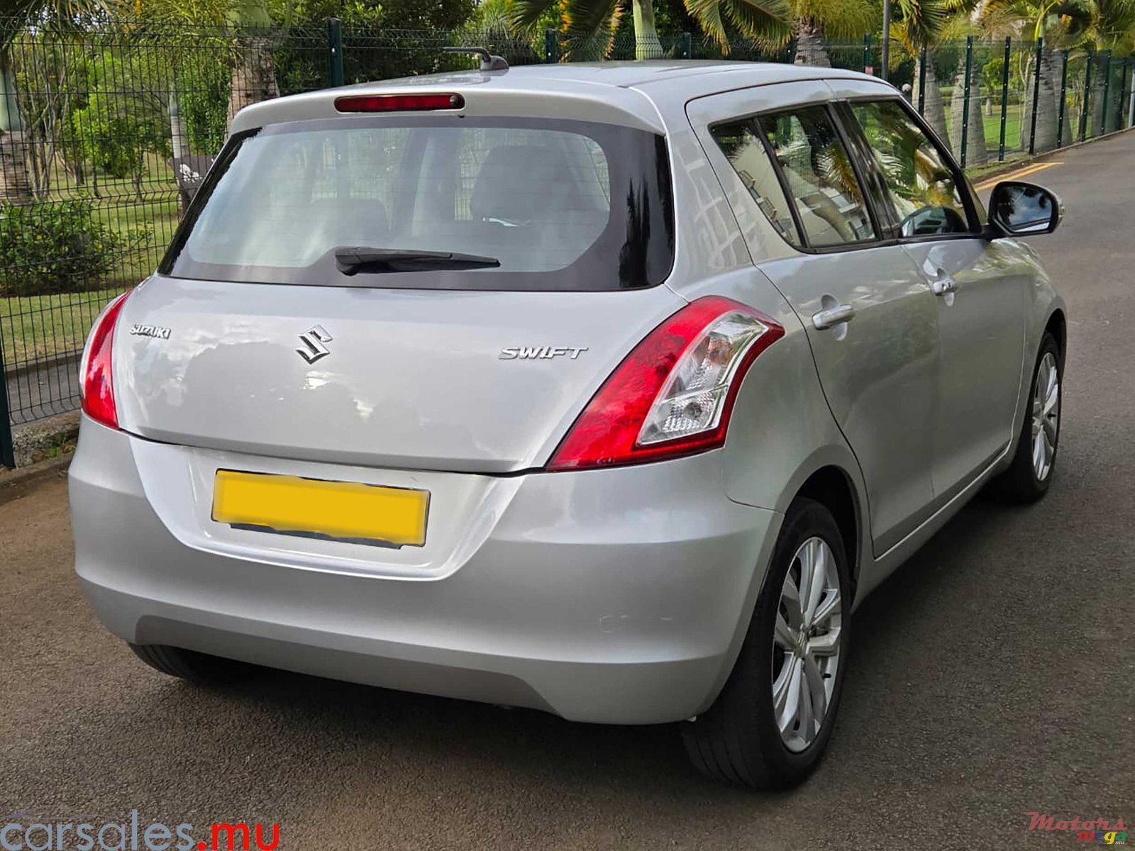 2014' Suzuki Swift 1.2 GLX photo #4