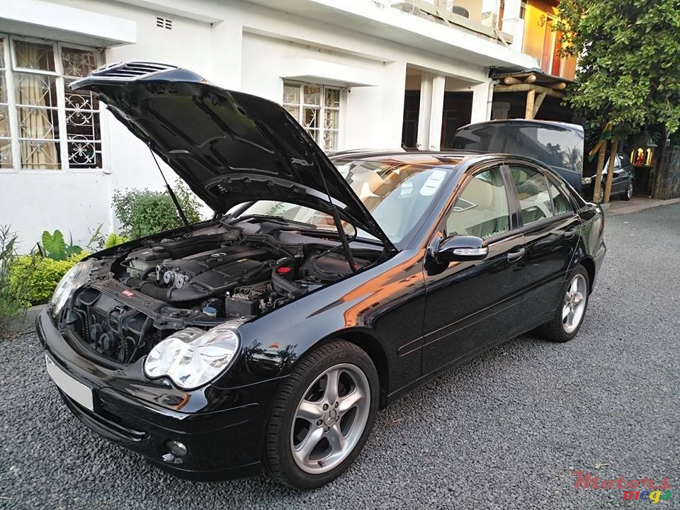 2007' Mercedes-Benz C-Class C180 Kompressor photo #7
