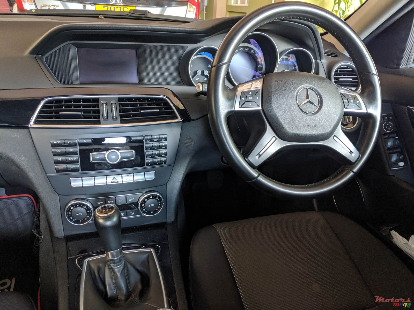 2014' Mercedes-Benz C-Class photo #2