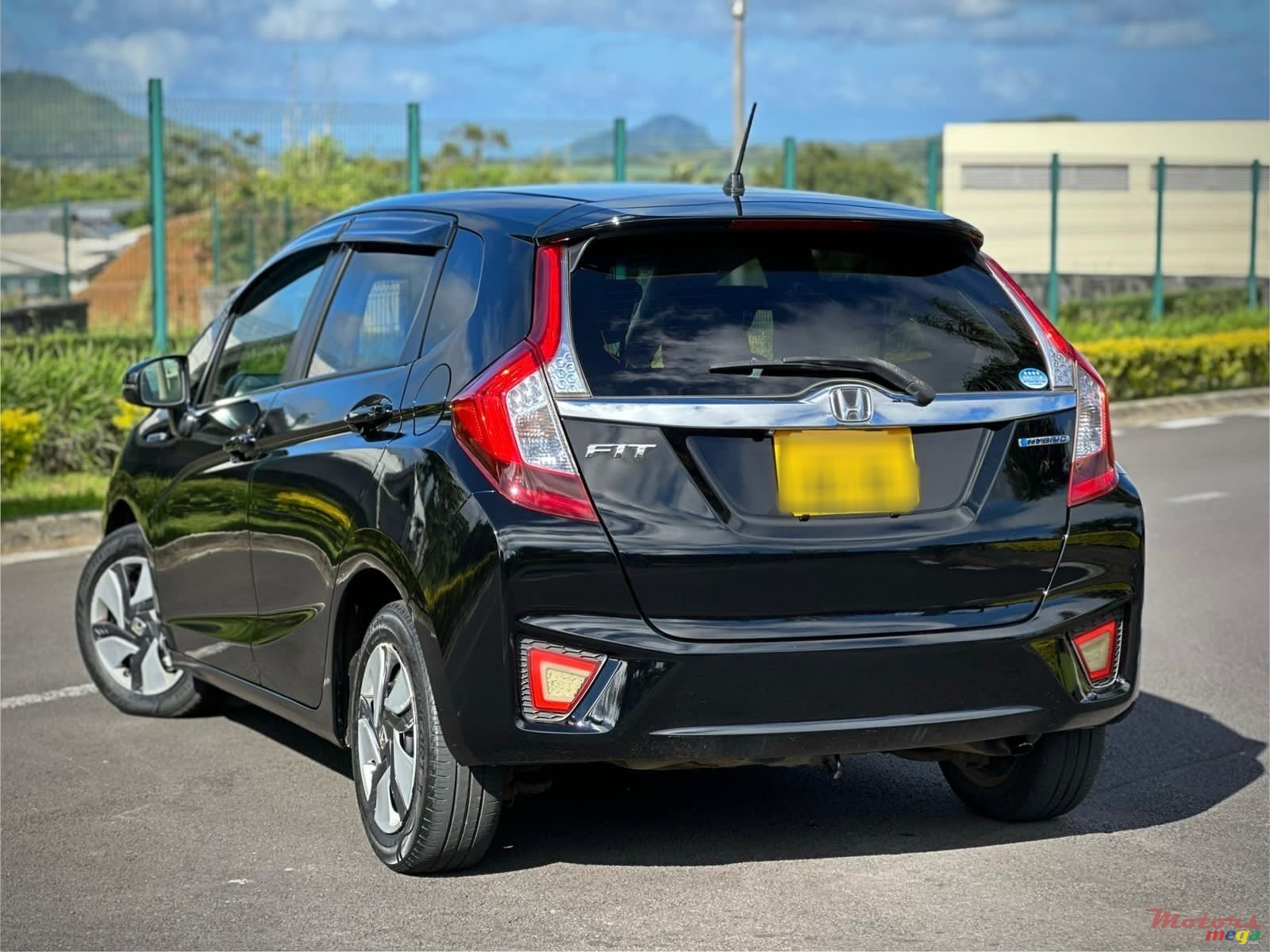 2015' Honda Fit hybrid photo #2