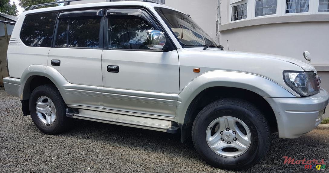 2000' Toyota Prado TX LTD photo #1