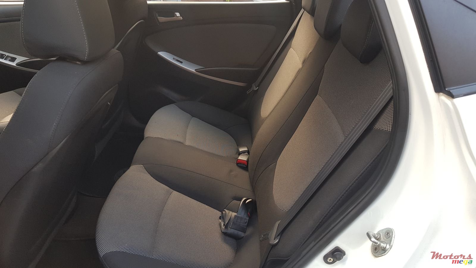 2011' Hyundai Accent photo #7