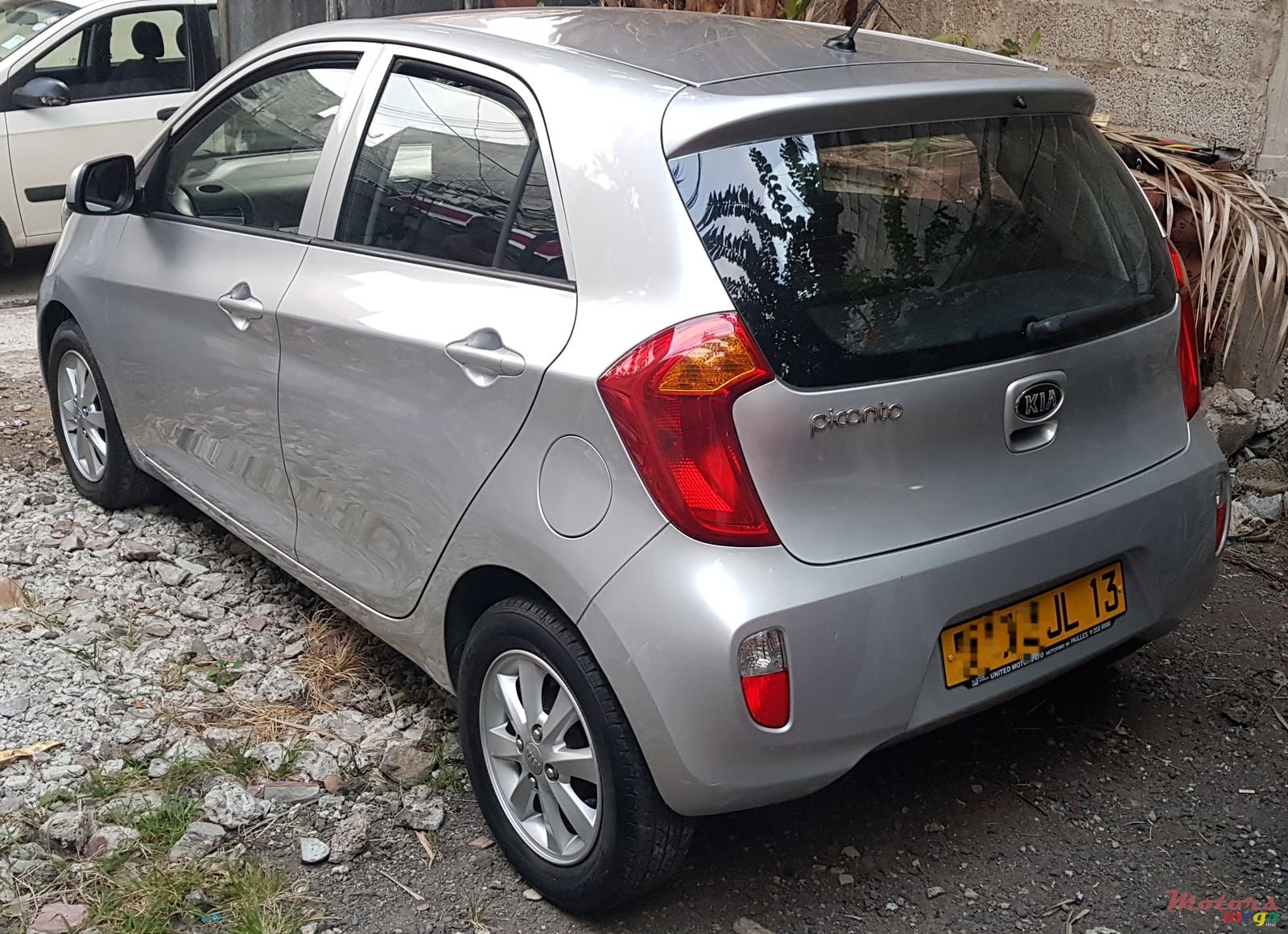 2013' Kia Picanto photo #4