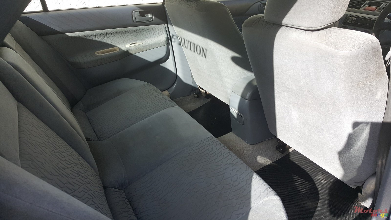 2001' Mitsubishi Lancer photo #4