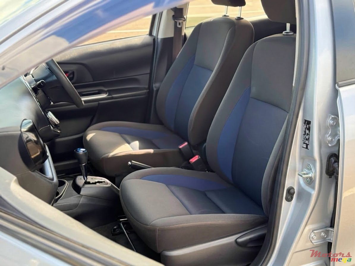 2021' Toyota Aqua photo #6