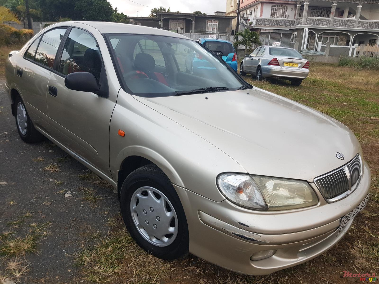 2003' Nissan Sunny photo #1