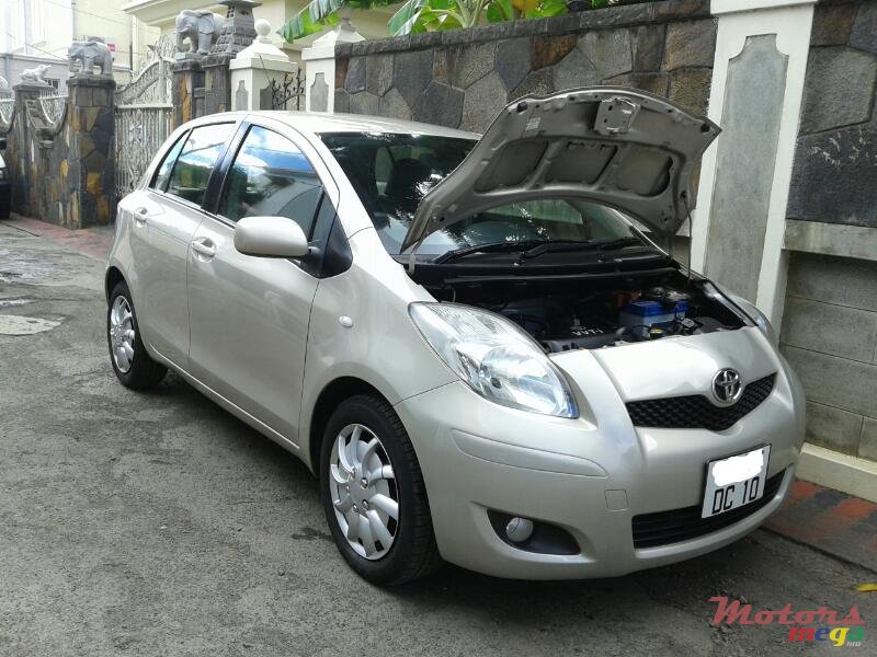 2010' Toyota Yaris photo #1