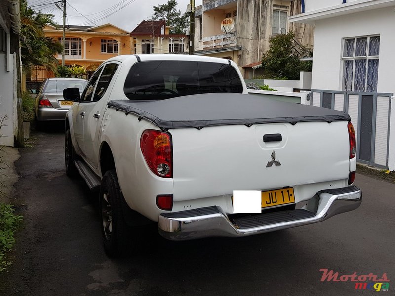 2011' Mitsubishi Sportero 4x4 photo #4