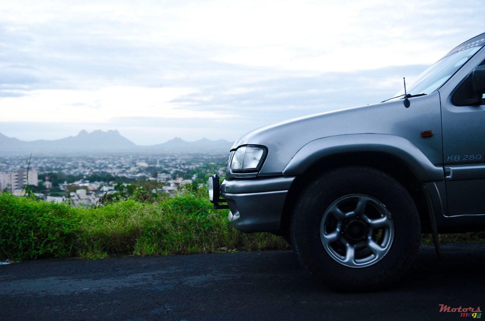 1999' Isuzu KB Series 4x2 photo #2