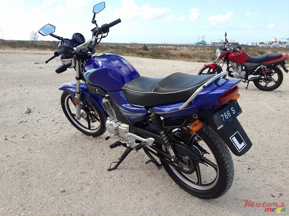 2005' Yamaha YBR photo #6