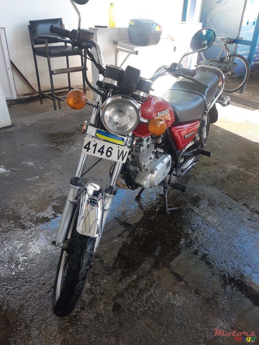 2011' Suzuki photo #3