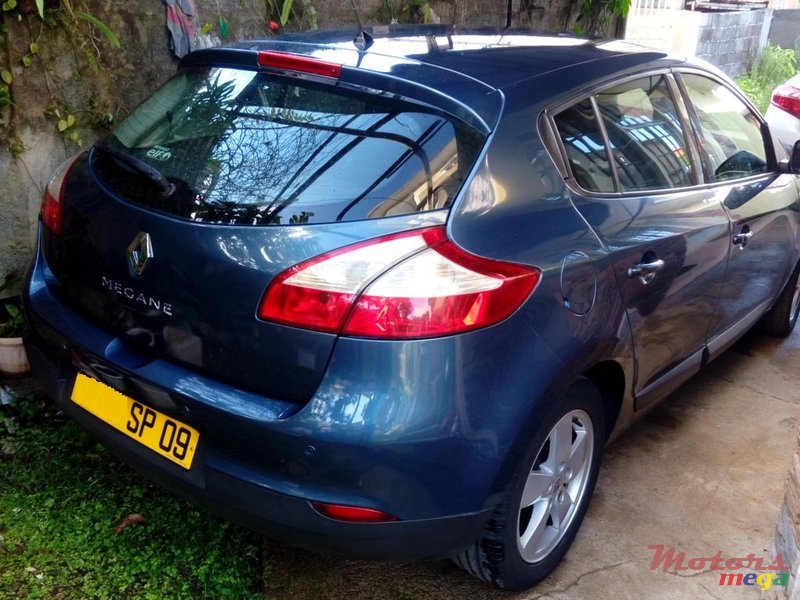 2009' Renault Megane photo #2